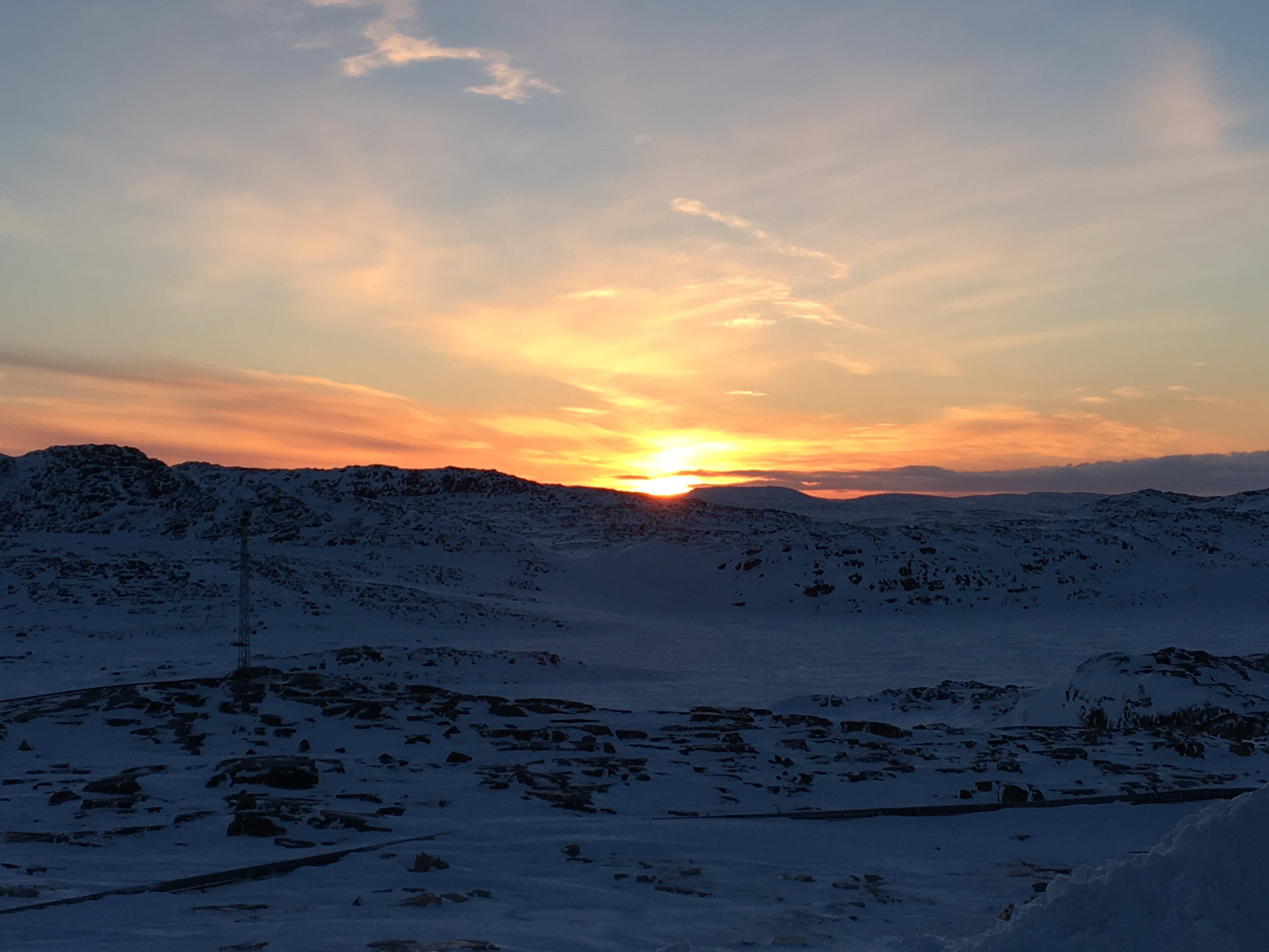 Solen kommer tilbage til Aasiaat efter at have været borte i ca 2 måneder.